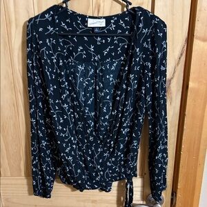 Universal Thread Black and White Floral Blouse